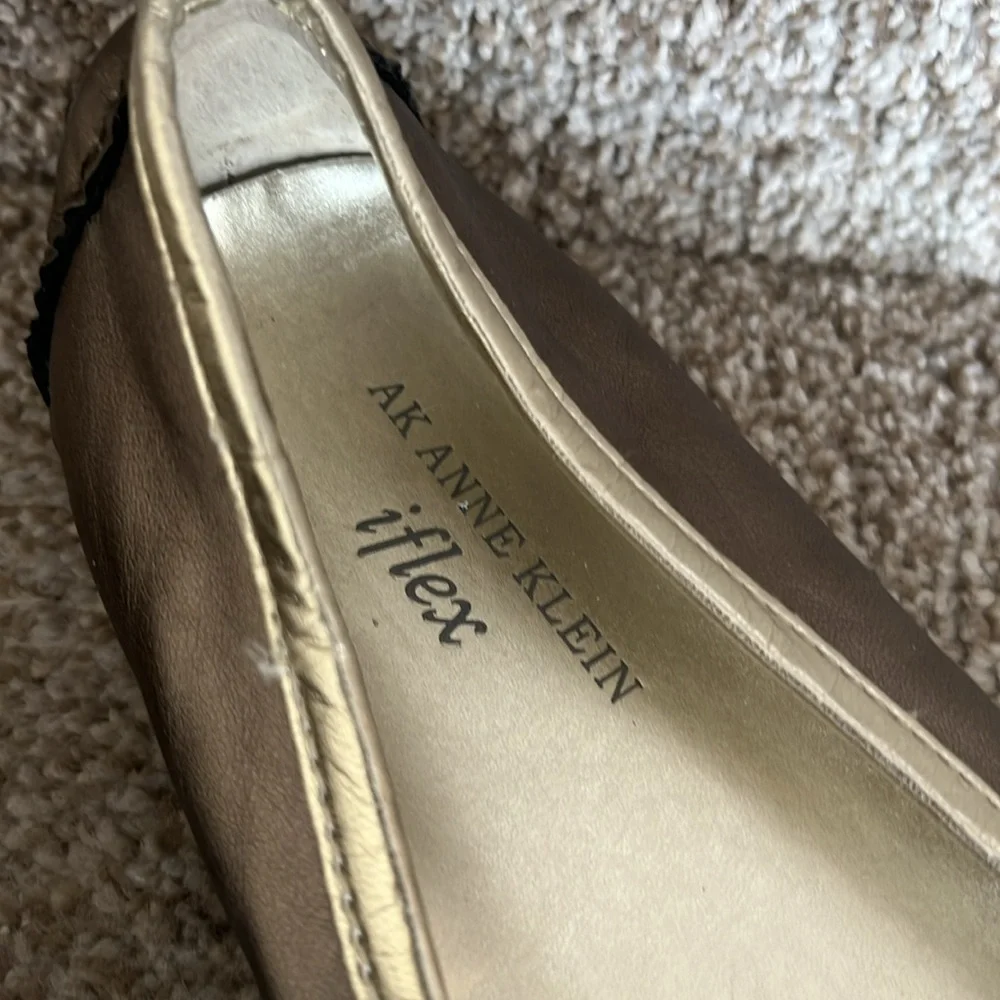 AK ANNE KLEIN: Ballet flat shoes.  Size 7. Gold & Pewter colors. - Picture 4 of 9